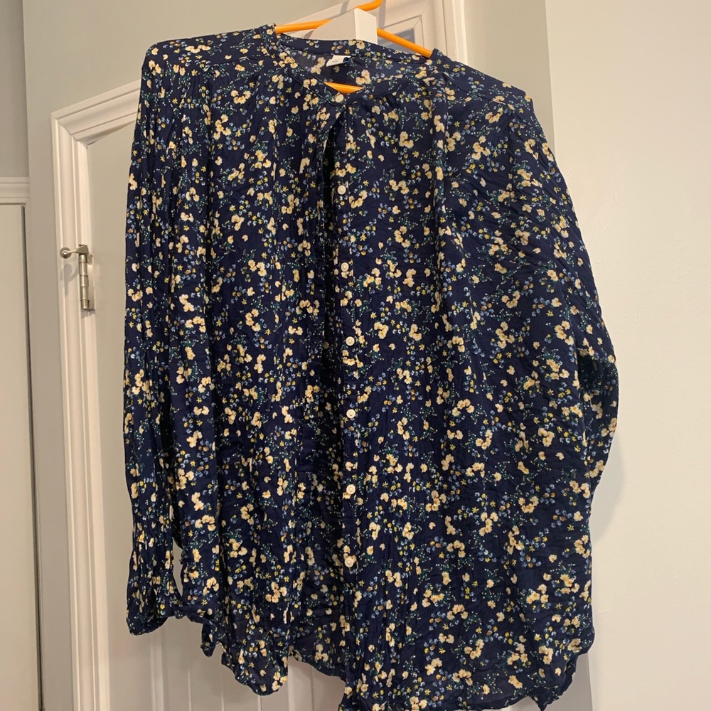 3/$18 Old Navy Button Down Floral Top